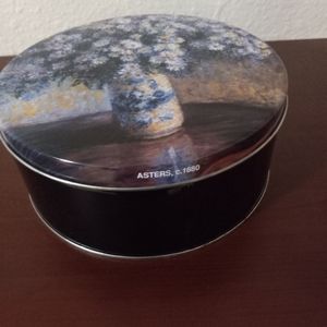Beautiful tin can for food, storage or room decor